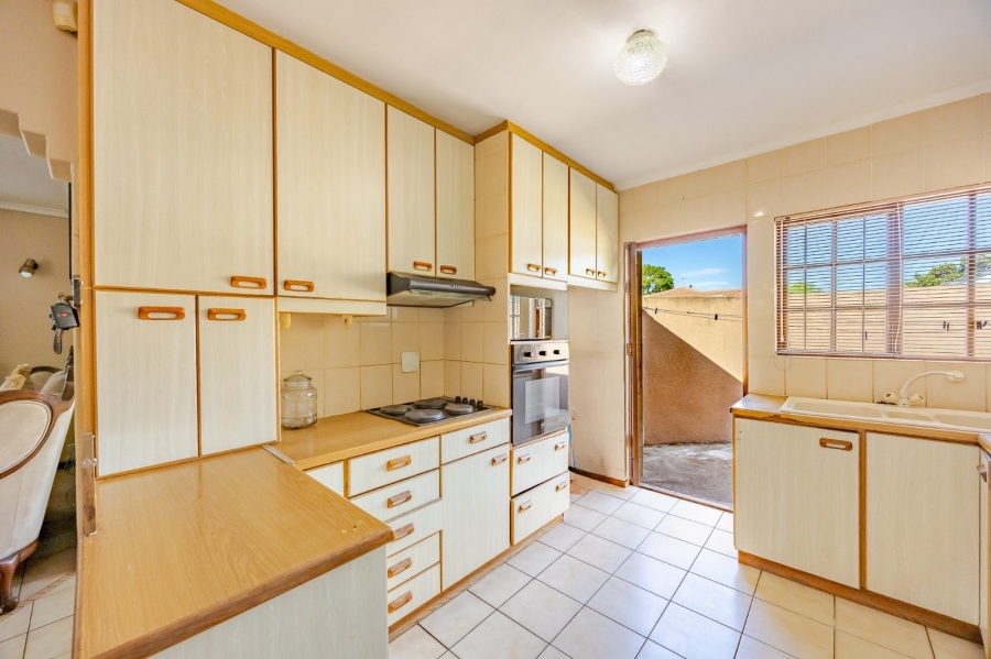 5 Bedroom Property for Sale in Bothasig Western Cape
